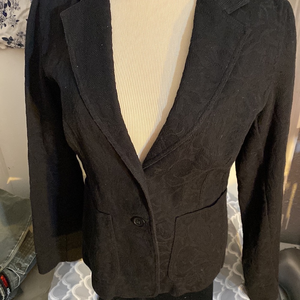 City DKNY black blazer/jacket embossed size 10